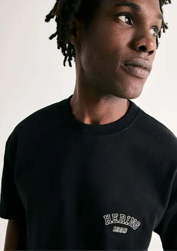 Camiseta Masculina Relaxed Manga Curta Com Bordado Hering