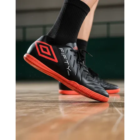 Chuteira Umbro Futsal Masculina Controle Bola Toque Preciso