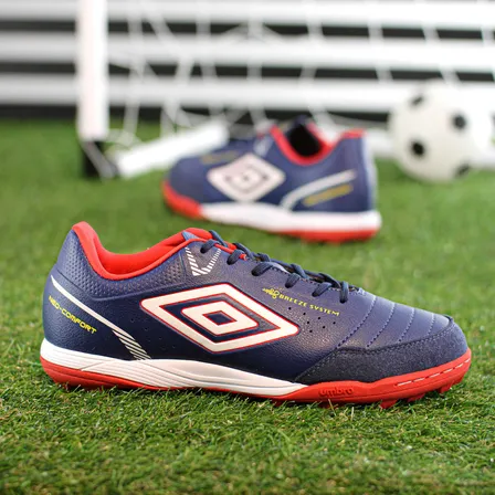 Chuteira Umbro De Futebol Society Fut7 Suiço Preto Masculino