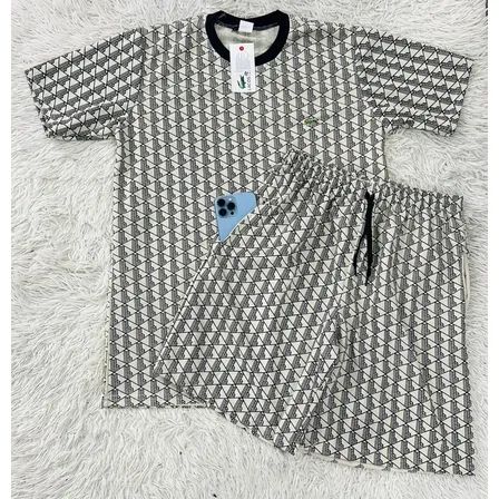 Conjunto Camiseta E Bermuda Gucci