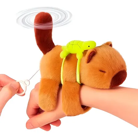 Capivara Bracelete Pelúcia Filó Kawaii Com Calda Giratória