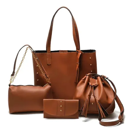 Kit de Bolsas Femininas GetShow com 4 Peças: Sacola, Saquinho, Baladinha e Carteira em Sintético Caramelo com Ferragens Ouro