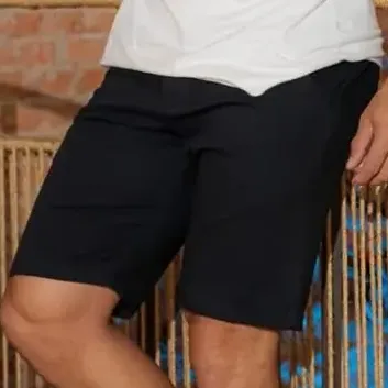Bermuda Masculina Colorida Na Sarja Com Bolso Faca E Lycra