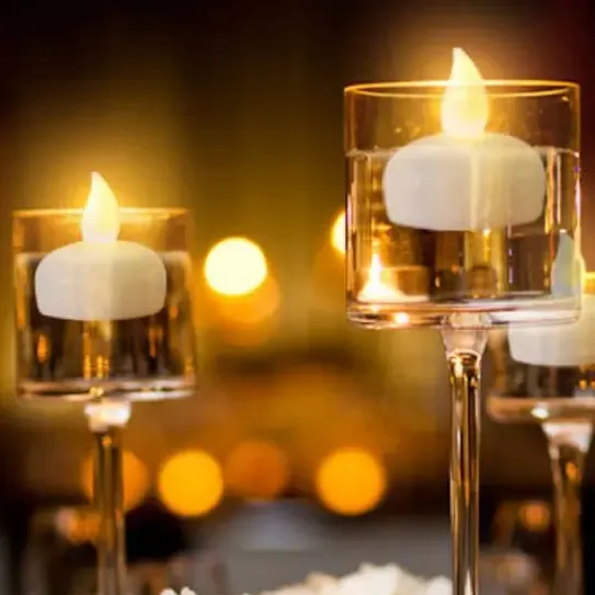 6 Velas Flutuante Led - Acende Em Contato C/ A Água Piscina
