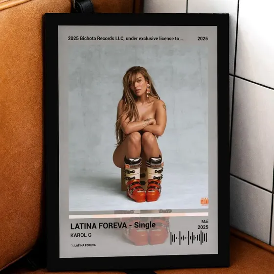 Quadro Karol G Latinafore C C/ Vidro E Moldura Preta Tam:a4