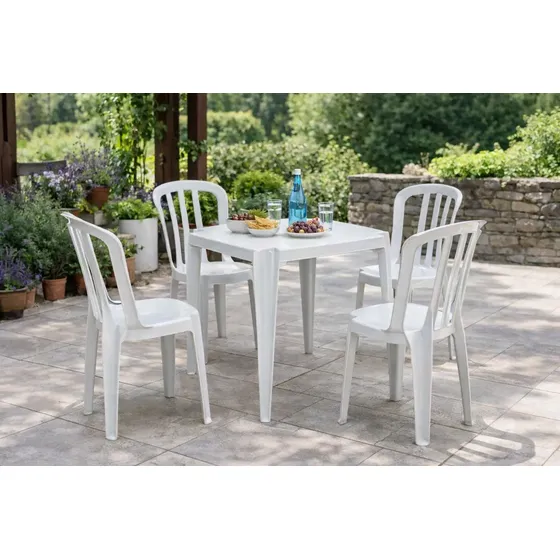 Conjunto De Mesas E 4 Cadeiras De Plastico Goyana