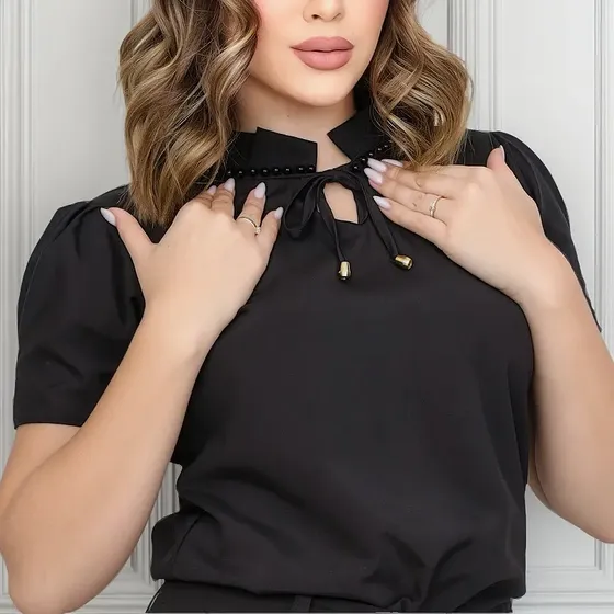 Blusa Modesta Gola Alta Pérolas Trabalho