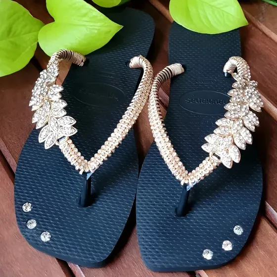 Chinelo Havaianas Slim Quadrada Feminina Tiras Dourada