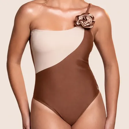 Maiô Body Charme Com Detalhe De Uma Rosa Engana Mamãe