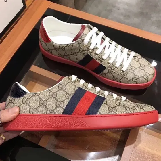 2024 New European Luxury Couple Size White Casual