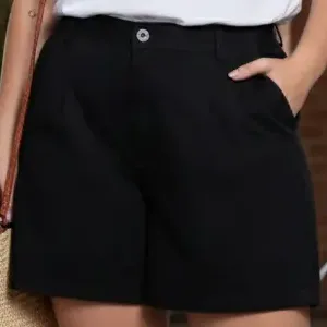 Shorts Feminino Sarja Plus Size Bolsos Cós Alto Bolso