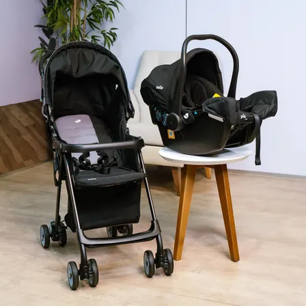 Carrinho de Bebe Bebe Conforto Travel System I Juva Joie Preto Desde Recém Nascido Reclino Total Fecha com Uma Mão Seguro e Compacto