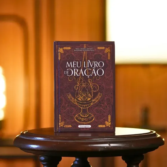 Meu Livro De Oração - As Principais Orações Católicas, Orações Diárias, Ave- Maria, Pai Nosso e o Credo- Juntas em um Único Volume, Editora Mensageiros Livro em Capa Dura