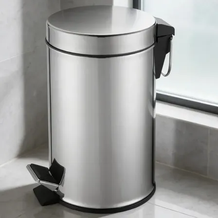 Lixeira 5 L Litros Aço Inox Espelhada Com Pedal E Alça Balde Removível Banheiro Escritório Consultório Lavabo Pia Cat Black Presentes Prateado