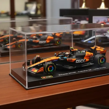 Miniatura Mclaren Mcl39 1:43 Com Capacete Lando Norris Laranja
