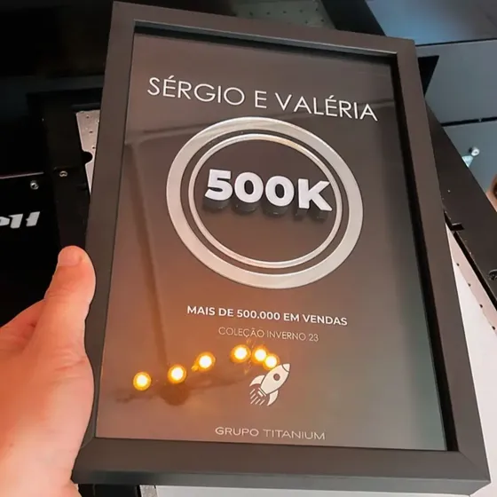 Placa De Premiação Mentorado Aluno Faturamento 3d Com Caixa