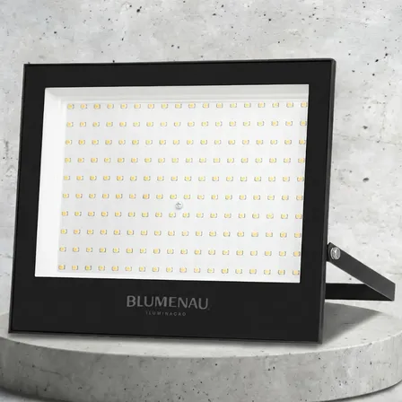 Refletor Led 200w Blumenau Alumínio 6500k 180leds Prova Agua 127/220v Preto Branco-frio