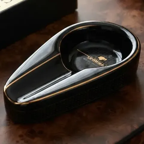Cinzeiro De Charuto Em Cerâmica Elegante Luxo Cor Preto