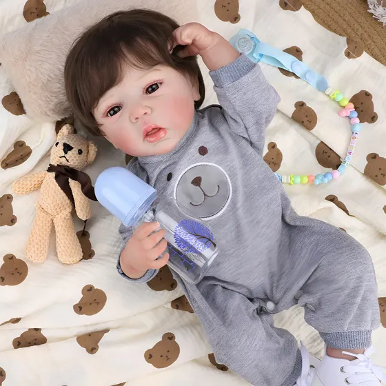 Boneca Bebê Reborn Menino Urso 48cm Corpo De Silicone Olhos Castanhos Ursinho Em stock