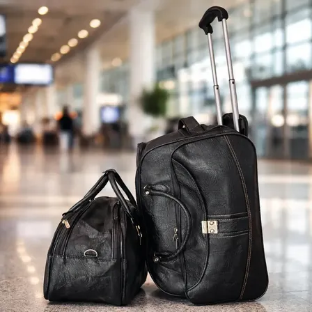 Duas Malas Viagem Bolsa Grande Preta Rodinhas E Frasqueira Cor Preto Lisa