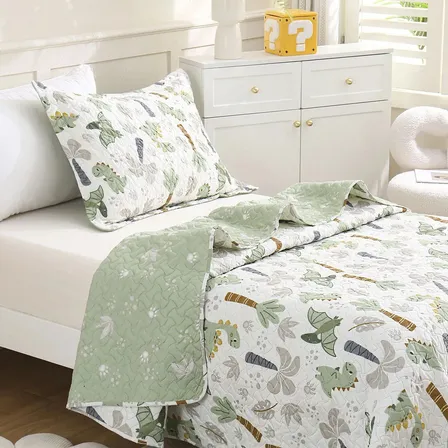 Kit Cobre Leito Colcha Solteiro Infantil 2 Peças Boutis Dupla Face Porta Travesseiro Aba Americana Dino