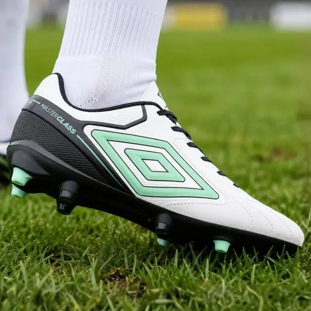 Chuteira Futebol Campo Masculina Umbro Master Class Club Branco-preto-verde 42 Br